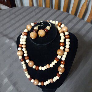 Celebrity NY early 60's wooden necklace and earrings set